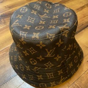 Louis Vuitton [LV] bucket hat. One size fits most. Leather& Elastic rim inside